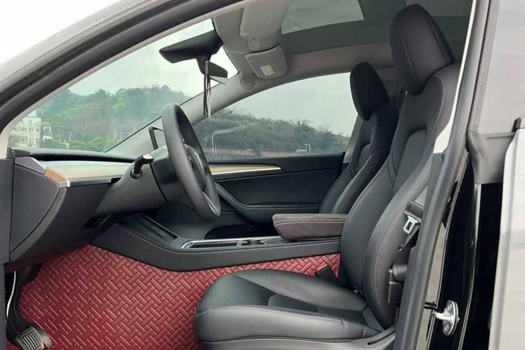 Used Tesla Model Y 2022 Rear-Wheel-Drive Version
