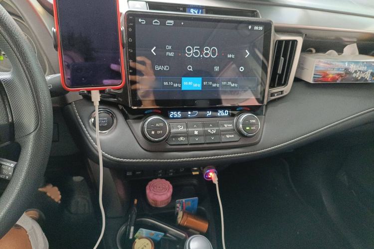 Used Toyota RAV4 2019 2.0L CVT Two-Wheel Drive Comfort Edition China VI Standard
