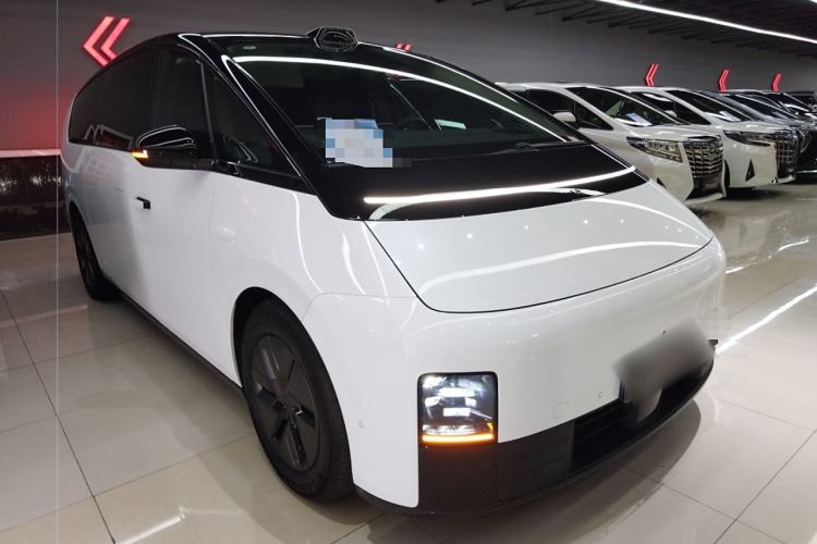 Used Li Auto MEGA 2024 Ultra Model
