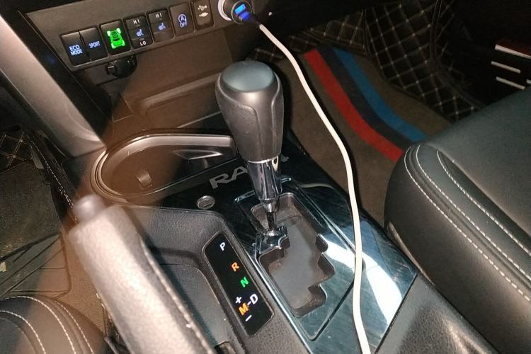 Used Toyota RAV4 2019 2.0L CVT Two-Wheel Drive Comfort Edition China VI Standard
