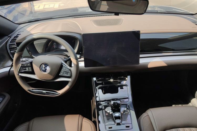 Used BYD Han 2022 DM-i 121KM Prestige Model
