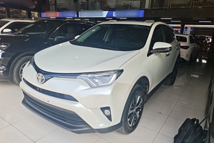 Used Toyota RAV4 2016 2.0L CVT Two-Wheel Drive Fashion Edition China V Standard