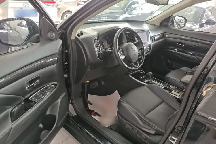 Used Mitsubishi Outlander 2020 2.0L Two-Wheel Drive Enjoyment Version 5 Seats