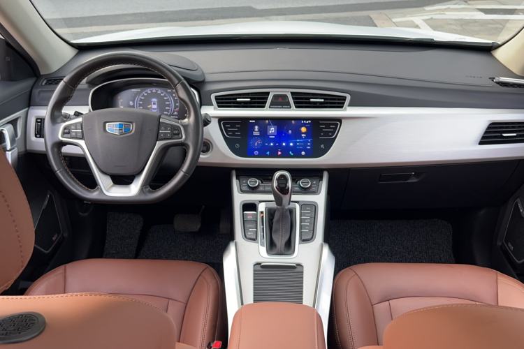 Used Geely Auto Emgrand X7 Sport 2018 1.8TD Automatic Two-Wheel Drive ZhiZun Model with 4G Connectivity
