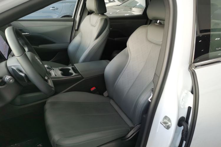 Used BYD Qin PLUS 2025 DM-i Smart Drive 55KM Beyond Model
