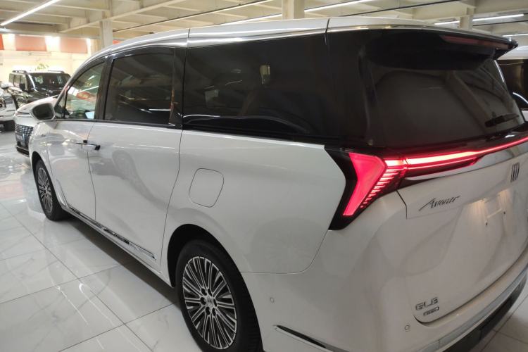 Used Buick GL8 New Energy 2024 Lu Zun Luxury Edition 6-Seater
