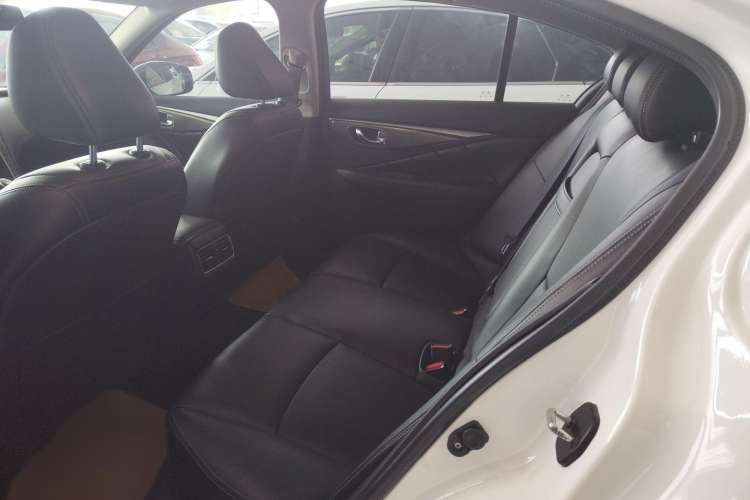 Used Infiniti Q50L 2018 2.0T Enjoyment Version China VI Standard
