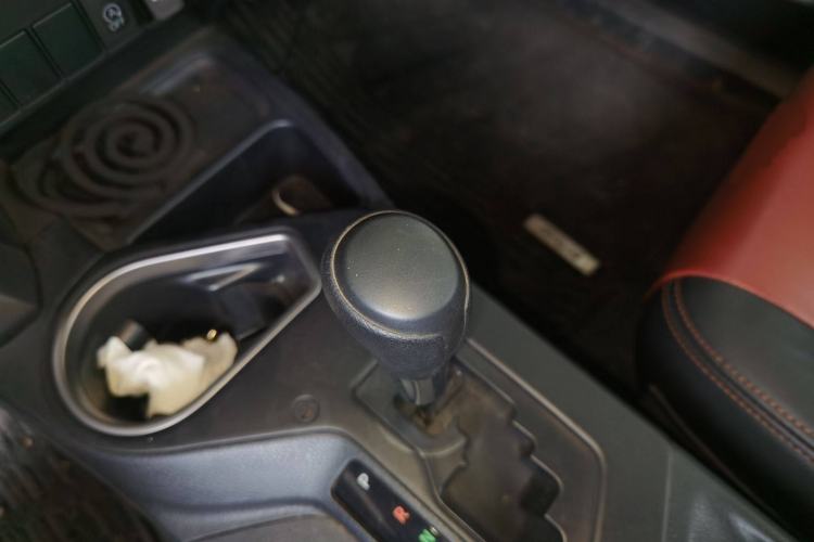 Used Toyota RAV4 2016 2.0L CVT Two-Wheel Drive Fashion Edition China V Standard
