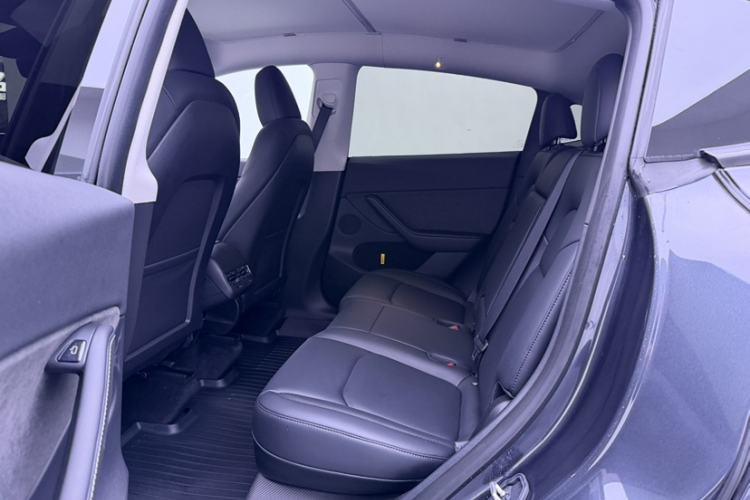 Used Tesla Model Y 2024 Rear-Wheel-Drive Version
