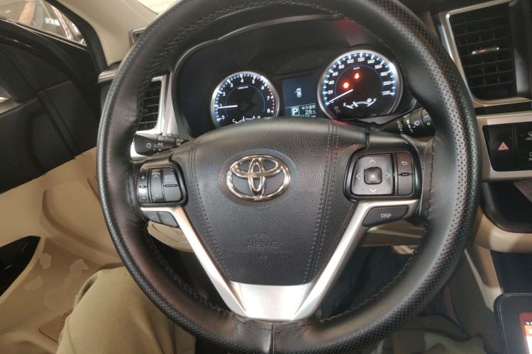 Used Toyota Highlander 2018 2.0T Two-Wheel Drive Elite Version 5 Seats China VI Standard
