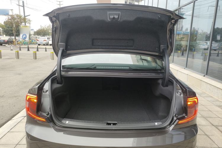 Used Volvo S90 2024 B5 Zhiyi Luxury Edition
