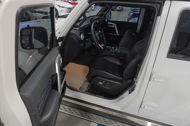 Used  BJ40 2024 2.0D Blade Hero Glory Edition
