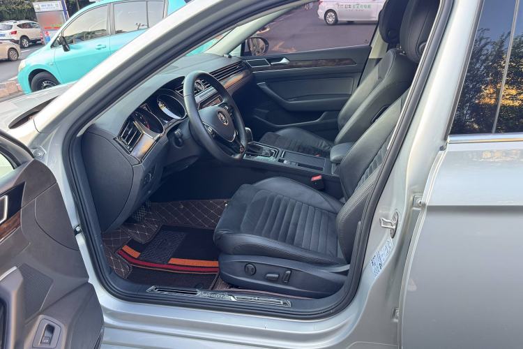 Used Volkswagen Magotan 2018 330TSI DSG Luxury Model
