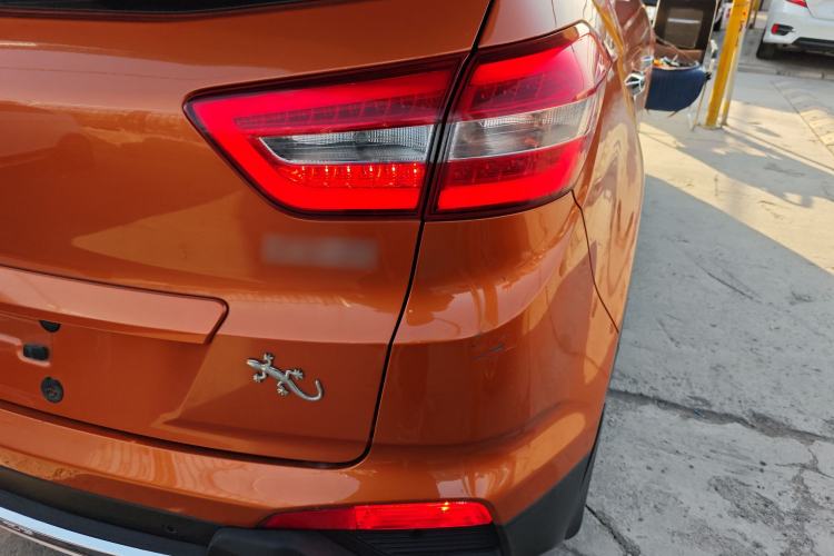 Used Hyundai ix25 2015 1.6L Automatic Two-Wheel-Drive Deluxe DLX Model