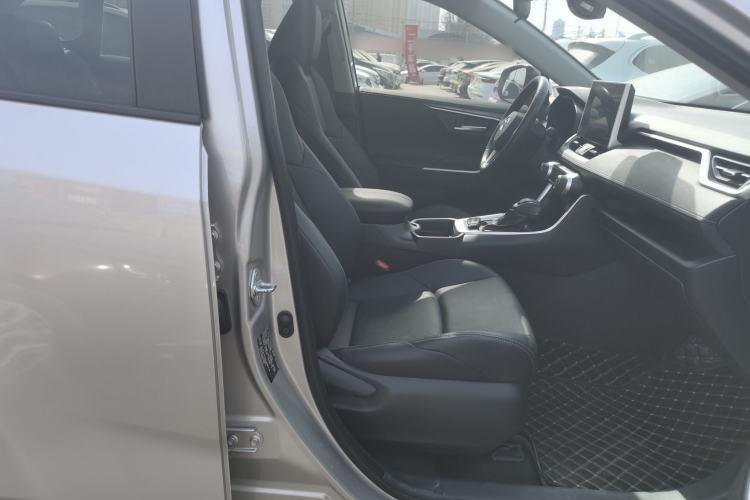 Used Toyota Wildlander 2022 2.0L CVT 4x4 Luxury PLUS Edition
