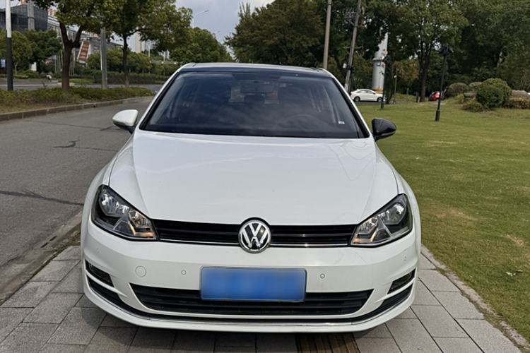 Used Volkswagen Golf 2017 1.6L Automatic Comfort Million-Vehicle Anniversary Edition
