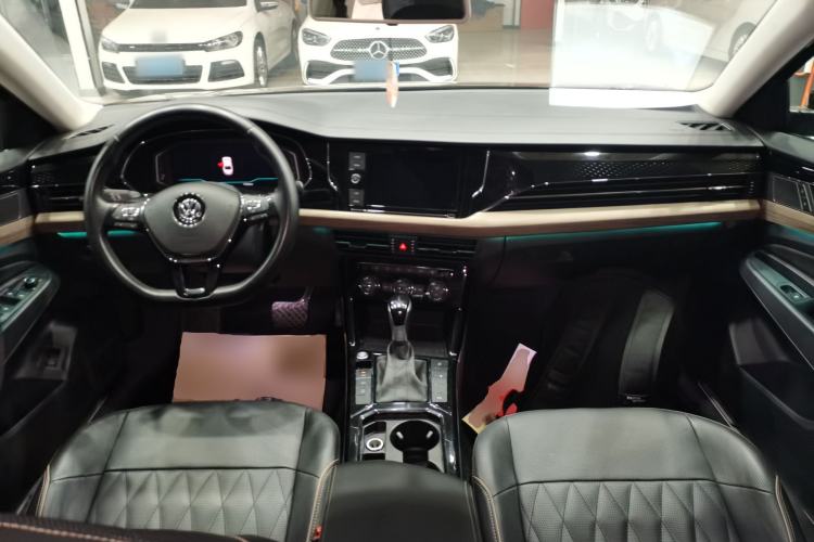 Used Volkswagen Passat 2019 330TSI Luxury Edition China VI Standard
