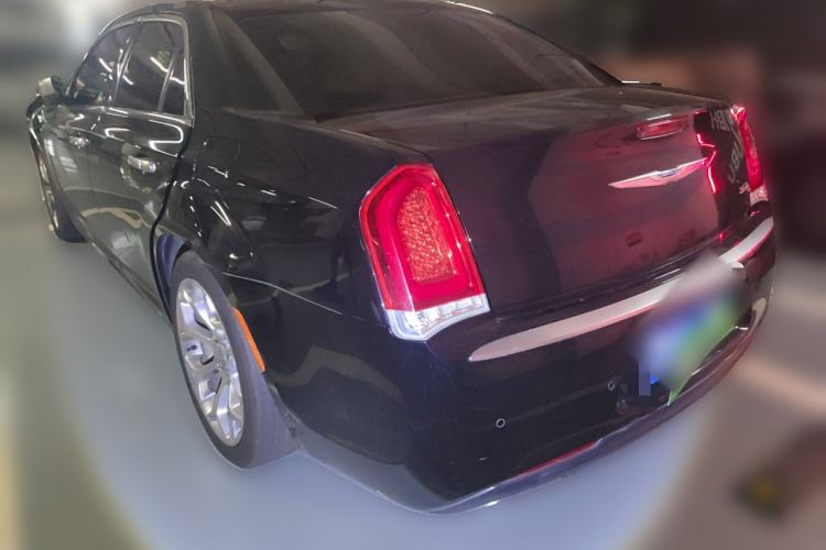 Used Chrysler 300C 2016 3.0L Supreme Edition
