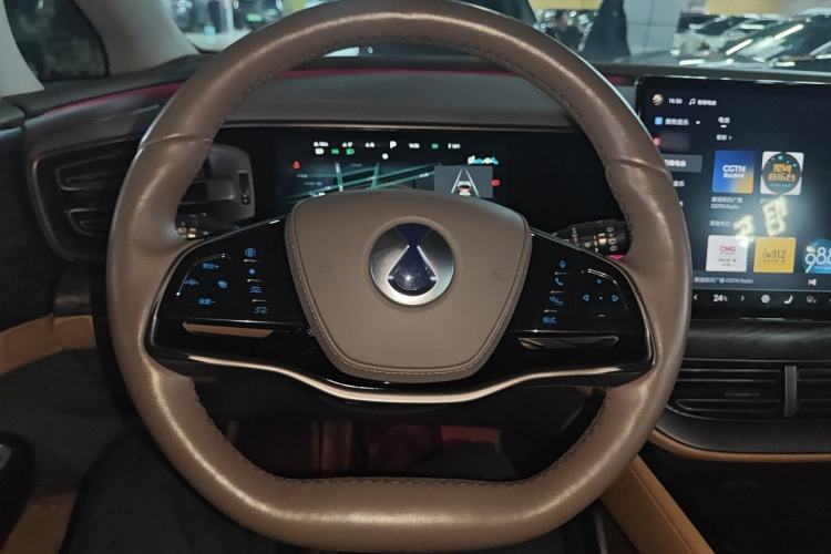 Used Denza D9 2022 DM-i 1040 Prestige Model
