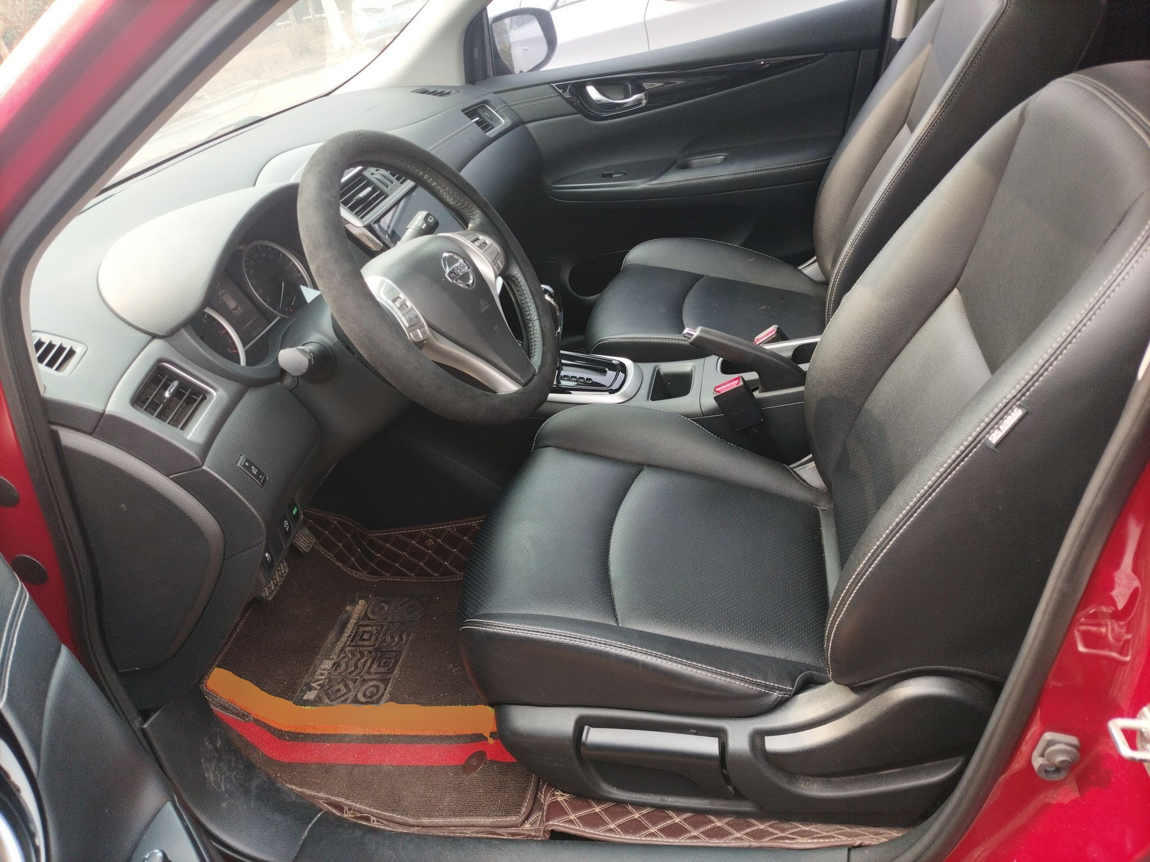 المقاعد الأمامية داخل السيارة