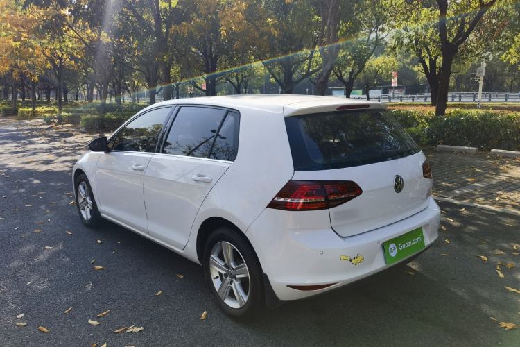 Used Volkswagen Golf 2017 1.6L Automatic Comfort Million-Vehicle Anniversary Edition
