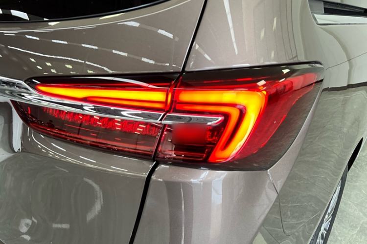 Used Buick GL8 2021 Land Cruiser Executive Class 652T Luxury Model
