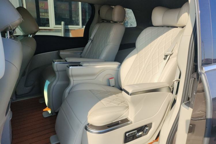 Used Buick GL8 2022 Land Cruiser Executive Class 652T Comfort Model