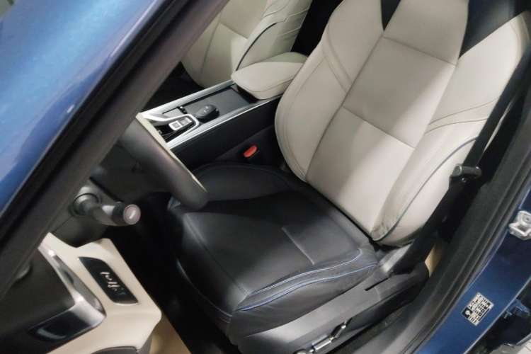 Used Lynk & Co 01 2017 2.0T Two-Wheel Drive Zhaopu Version
