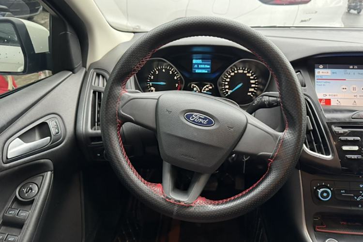 Used Ford Focus 2018 Hatchback Classic 1.6L Automatic Comfort Plus SmartDrive Edition
