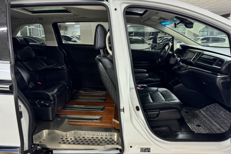 Used Honda Elysion 2019 2.0L Hybrid Luxury Edition
