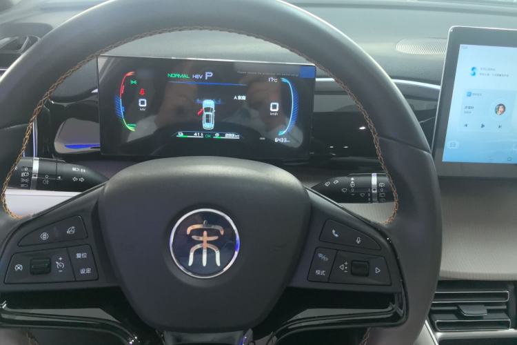 Used BYD Song Pro New Energy 2024 HONOR Edition DM-i 71KM Navigation Model
