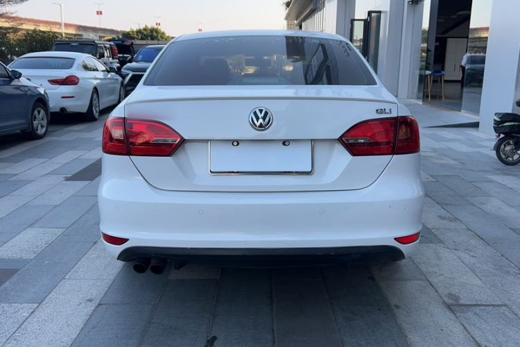 Used Volkswagen Sagitar 2013 2.0 TSI GLI
