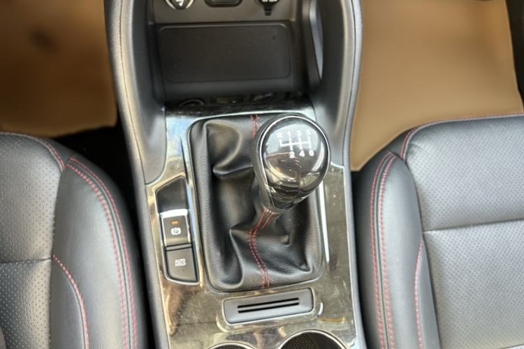 Used Changan CS75 2016 1.5T Manual FENGSHANG Model
