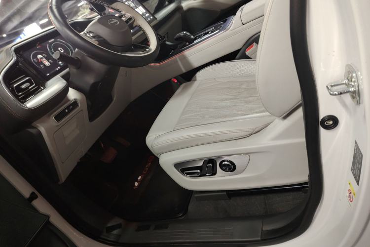 Used GAC Trumpchi GS8 2022 Flagship Series 2.0 TGDI Two-Wheel-Drive Prestige Edition (7 Seats)