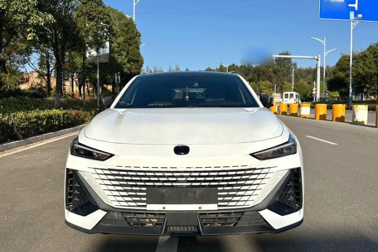 Used Changan UNI-V 2022 1.5T Prestige Version
