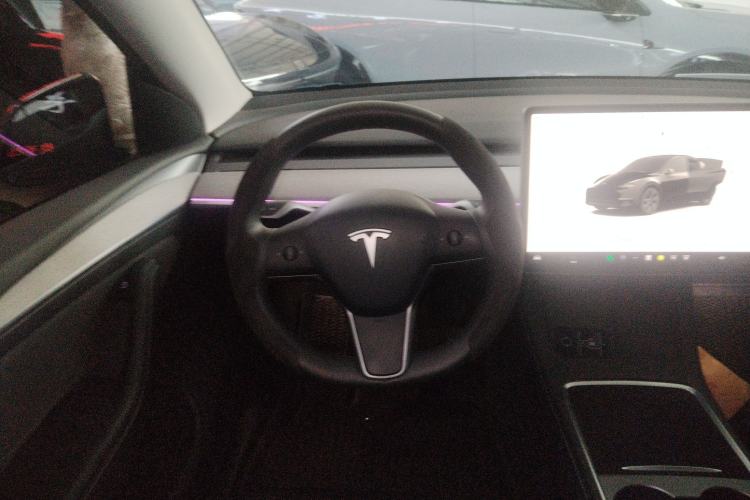 Used Tesla Model Y 2023 Long-Range All-Wheel-Drive Version