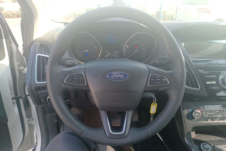 Used Ford Focus 2017 Sedan 1.6L Automatic Fashion Edition Smart Drive Version
