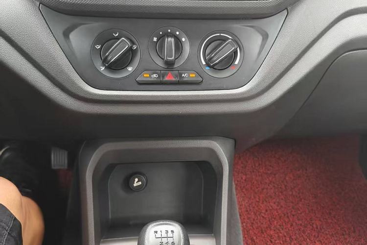 Used Wuling Hongguang V 2019 1.5L Jingqu Version China VI LAR
