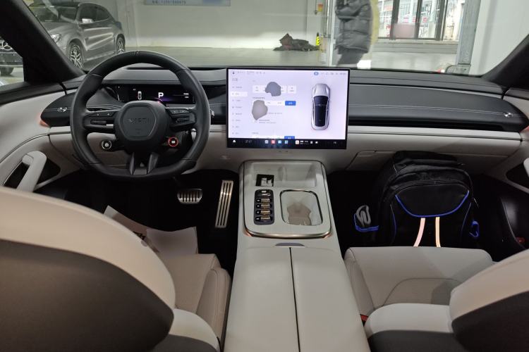 Used  SU7 2024 Four-Wheel Drive Ultra-Long Range Advanced Intelligent Driving Max Edition
