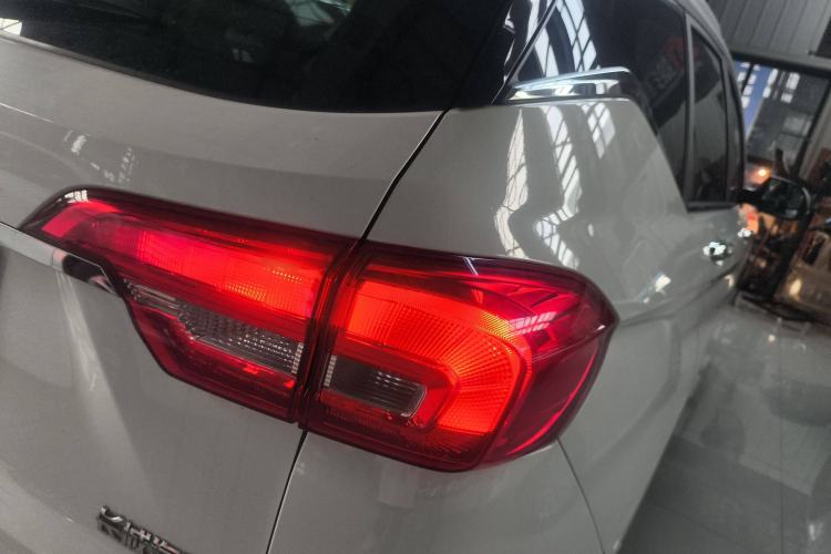 Used Haval M6 2019 1.5T DCT Two-Wheel Drive Elite Version China VI Standard
