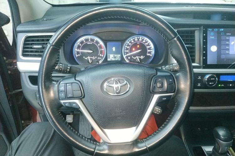 Used Toyota Highlander 2015 2.0T Two-Wheel Drive Luxury Edition 7 Seats
