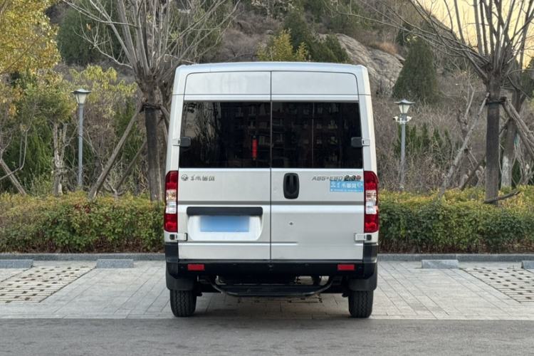 Used  Yufeng 2020 2.3T Economy Logistics Vehicle Short Wheelbase Mid-Roof Design 5-9 Seats WP2.3