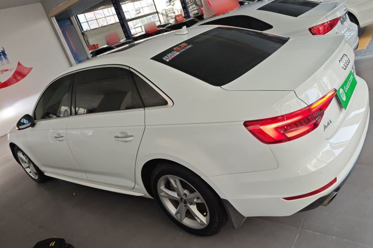 Used Audi A4L 2017 Plus 40 TFSI Ambition Model
