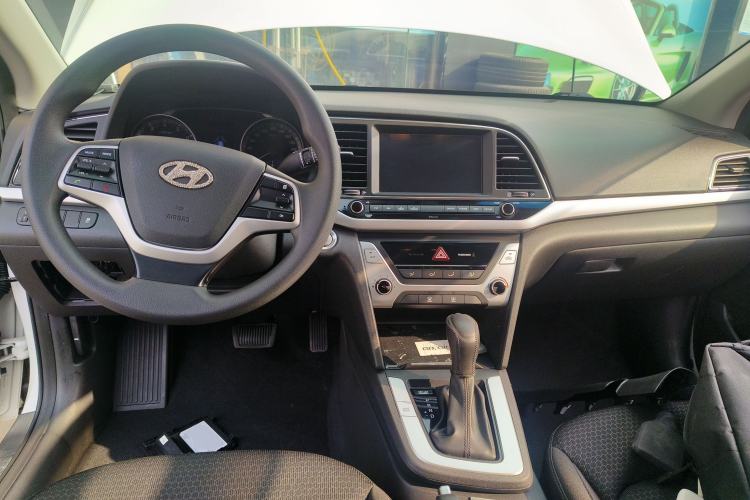 Used Hyundai Elantra 2016 1.6L Automatic ZhiXuan – Elite Version
