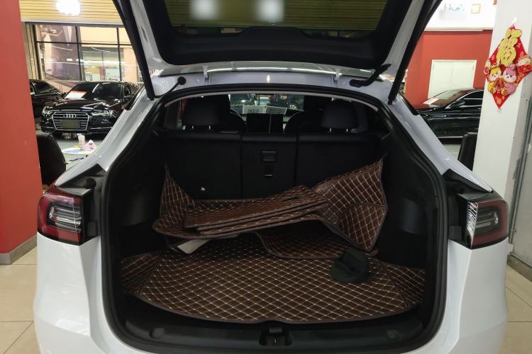 Used Tesla Model Y 2023 Long-Range All-Wheel-Drive Version
