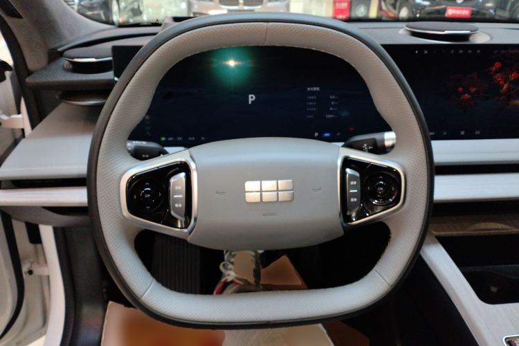 Used  E8 2024 550 km Range Rear-Drive MAX