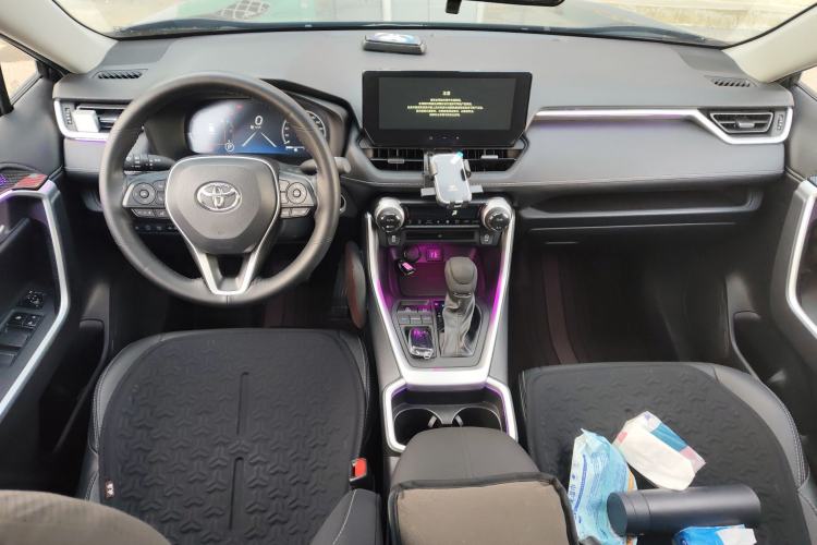 Used Toyota Wildlander 2023 2.0L CVT Two-Wheel Drive Luxury PLUS Edition
