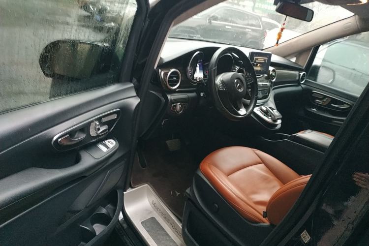 Used Mercedes-Benz V-Class 2018 V 260 Avantgarde Edition China VI