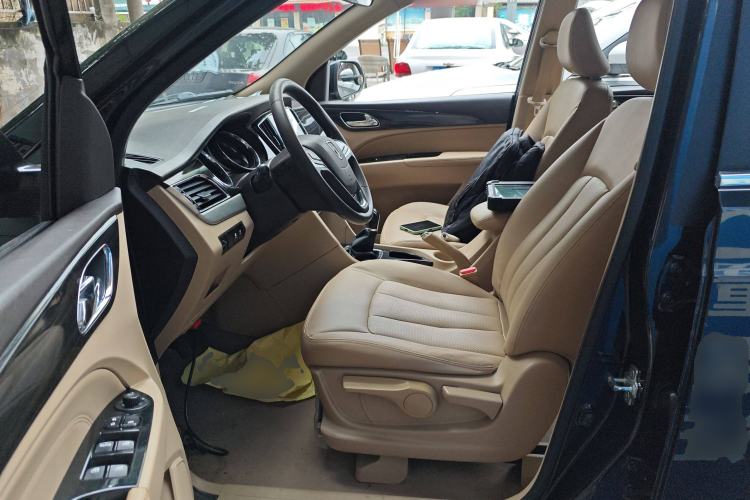 Used Baojun 730 2016 1.5L Manual Comfort Version 7 Seats China V Emission Standard
