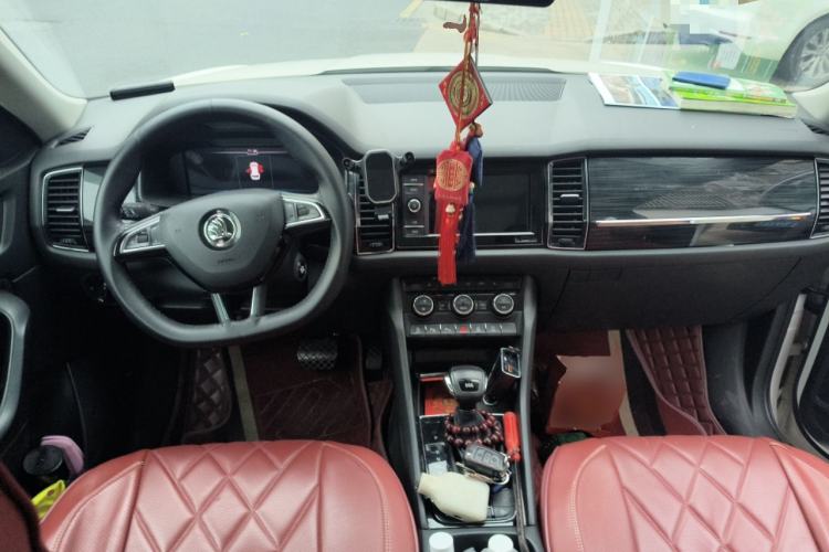 Used Skoda Kodiaq 2019 Facelifted TSI330 7-Seater Two-Wheel-Drive Luxury Enjoyment Edition China VI Standard
